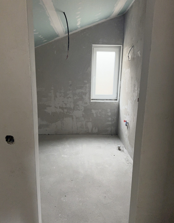 Case individuale , Stolna, in curte privata