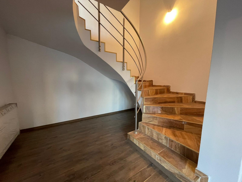 Casă individuală de vânzare, 286mp utili, teren 669mp 