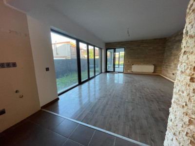 Casă individuală de vânzare, 286mp utili, teren 669mp 