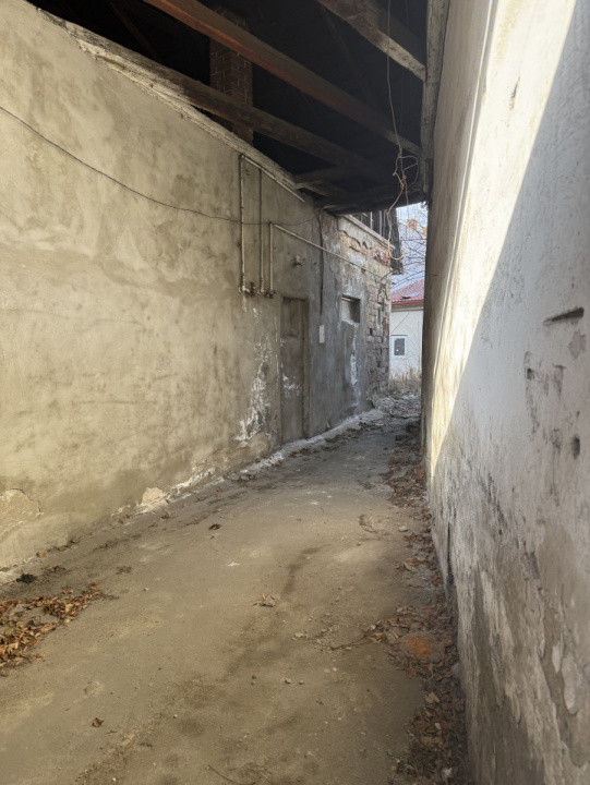 Casa plus teren în inima Clujului 