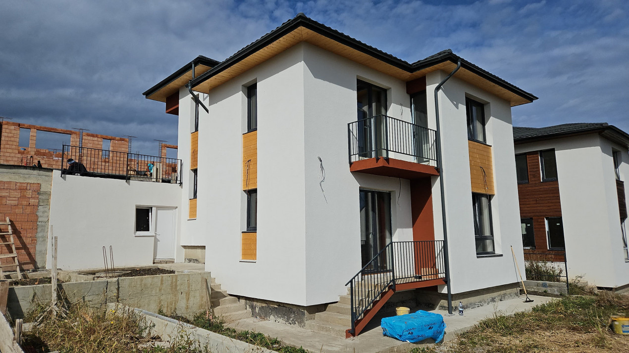 Casa individuala - stadiu semifinisat, Dezmir
