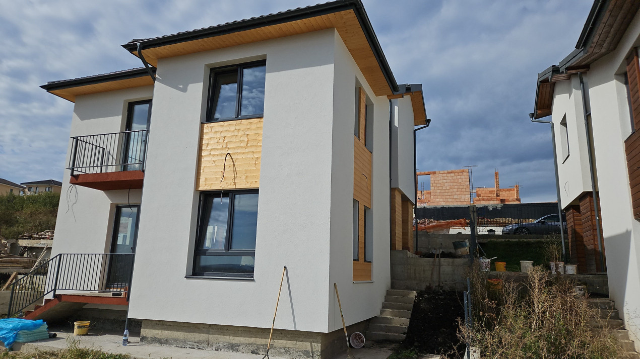 Casa individuala - stadiu semifinisat, Dezmir