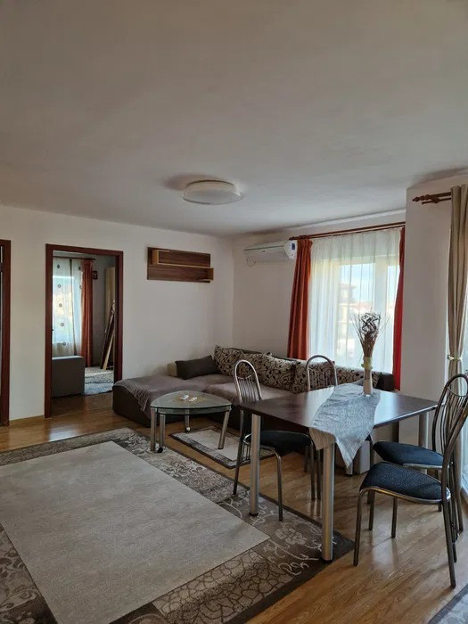 Apartament de inchiriat 3 camere zona Florilor