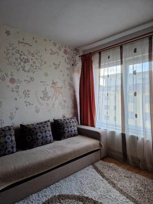 Apartament de inchiriat 3 camere zona Florilor