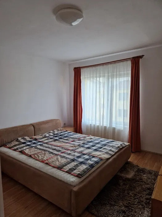 Apartament de inchiriat 3 camere zona Florilor