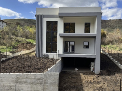 PROIECT EXCLUSIVIST! Casa Individuala cu garaj 225mp, teren 500mp