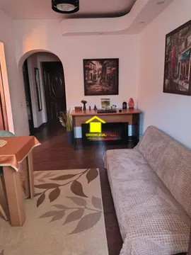 Apartament mobilat 2 camere, 37 mp, parcare disponibila, zona Porii, Floresti