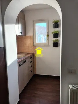 Apartament mobilat 2 camere, 37 mp, parcare disponibila, zona Porii, Floresti