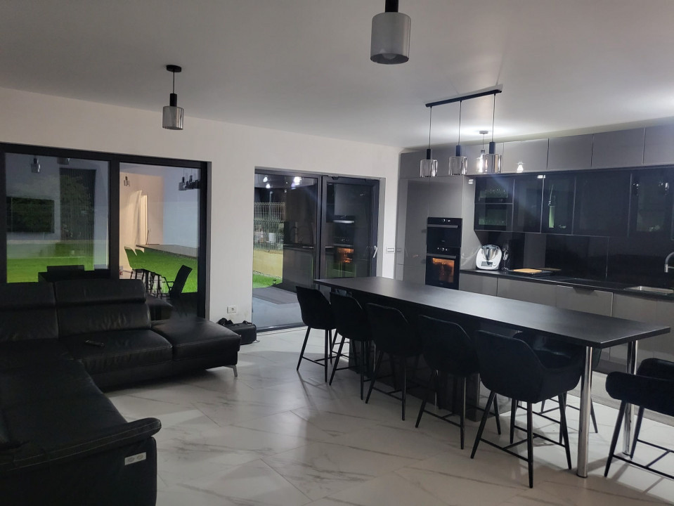 Casa unifamilială deosebită, 300mp utili, teren 500mp, LUX 