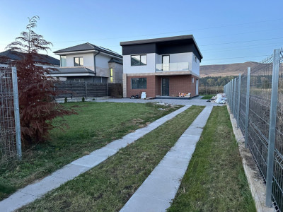 Casa Individuală 191mp  construiți , 725mp teren 
