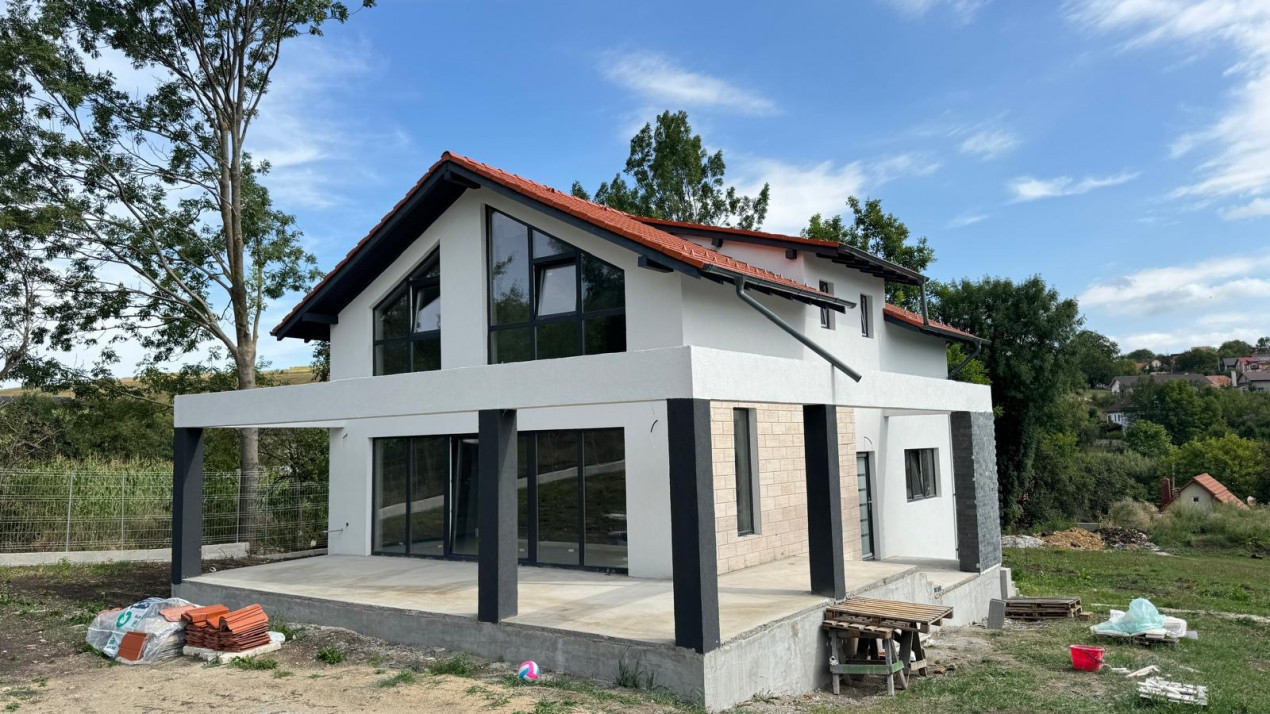 Casă nouă 140mp utili, cu 700 mp teren,localitatea Sălicea,Cluj