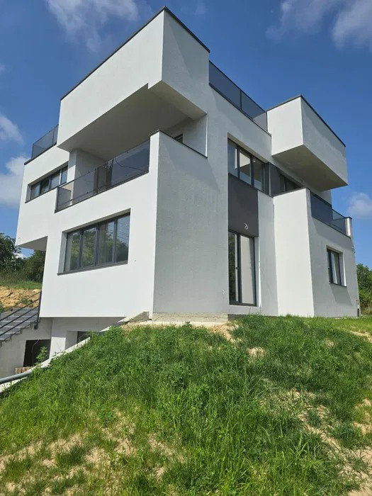 OPORTUNITATE! Casa individuală de vânzare, 210mp, 500mp teren, Feleacu