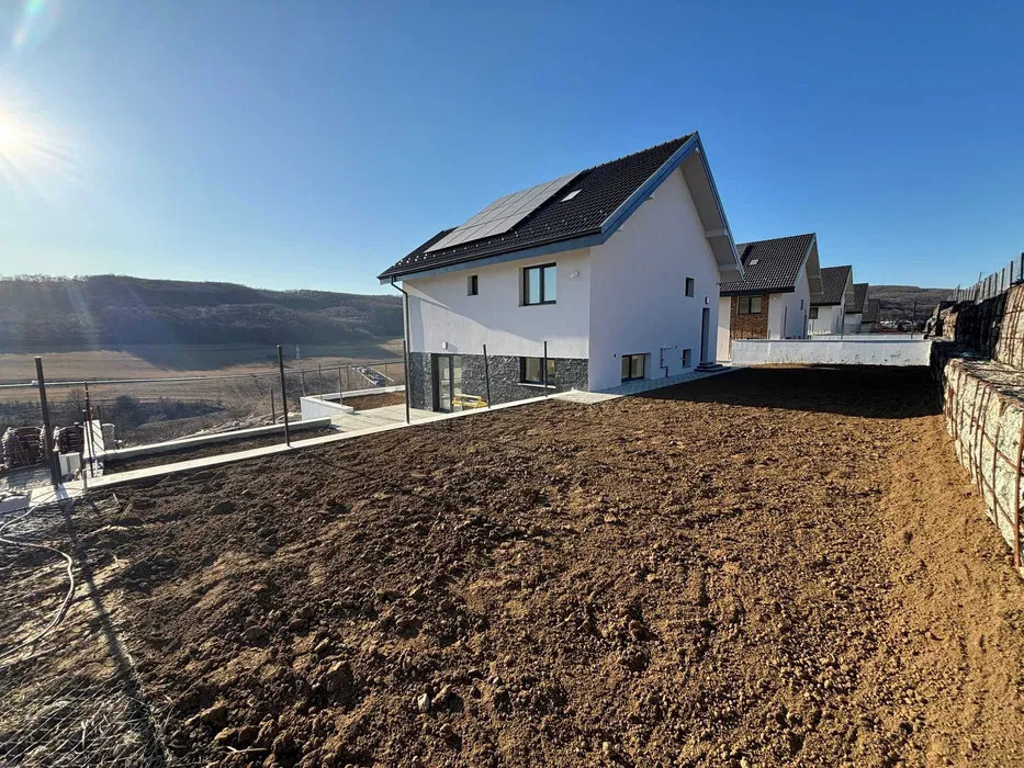 Casa FINISATA de vanzare cu garaj dublu in Popesti Valea Seaca, Cluj