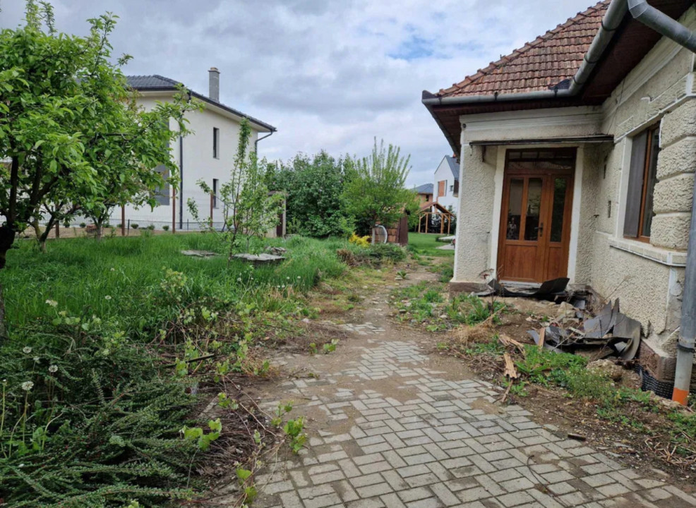 Casa veche, cu proiect si autorizatie construire