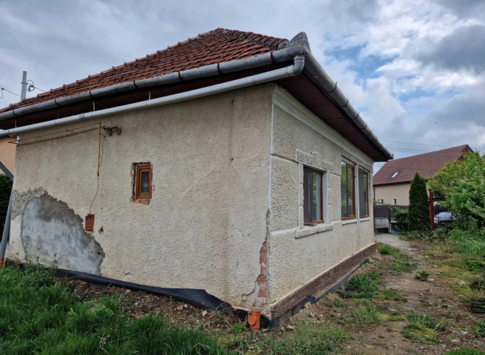 Casa veche, cu proiect si autorizatie construire