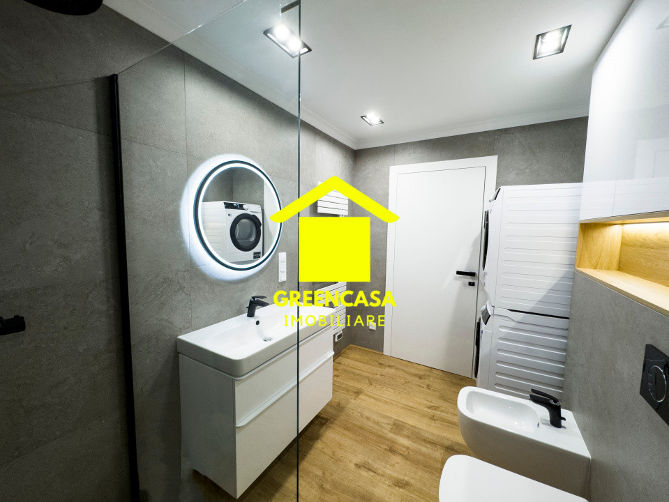 Apartament 3 camere , Lux , 66 MP, Zona Vivo , parcare subterana .