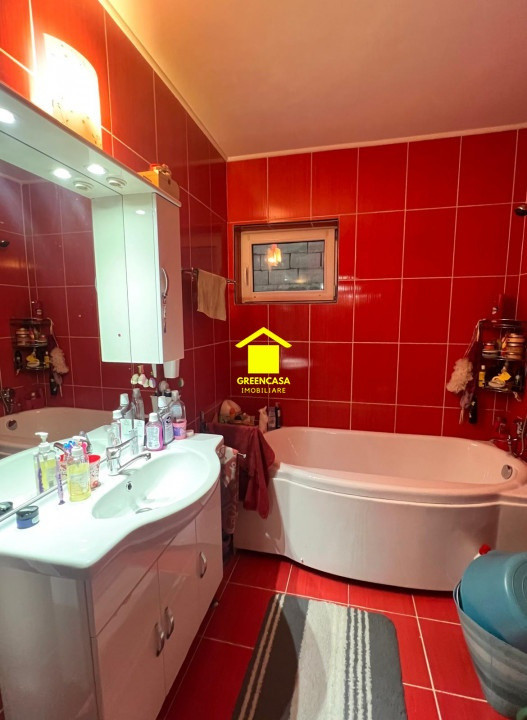Apartament cu 3 camere, 76 mp. zona Cetatii