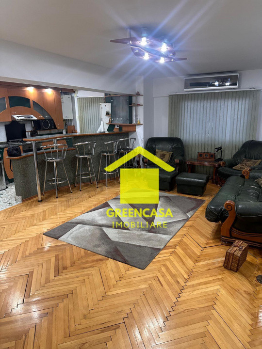 Apartament 4 camere, Central-Manastur