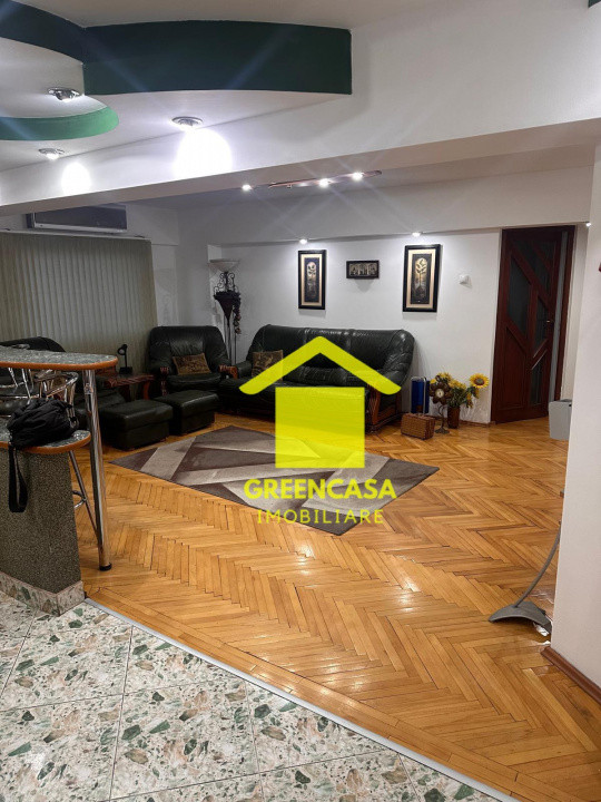 Apartament 4 camere, Central-Manastur