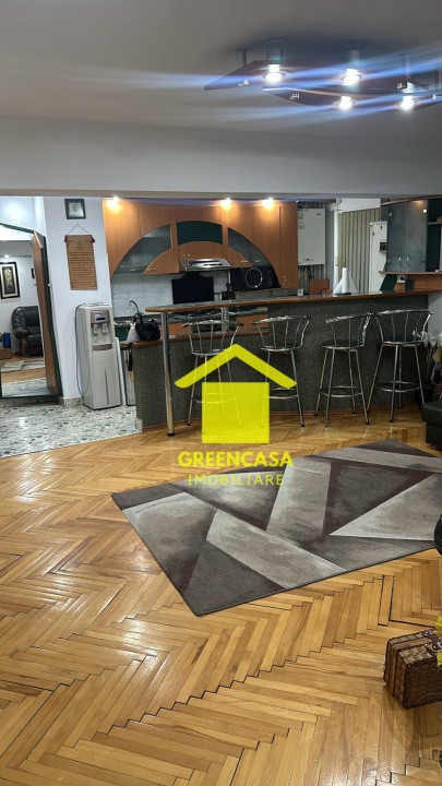 Apartament 4 camere, Central-Manastur