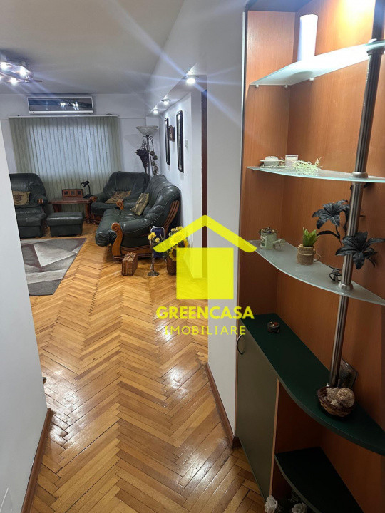 Apartament 4 camere, Central-Manastur
