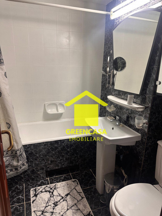Apartament 4 camere, Central-Manastur