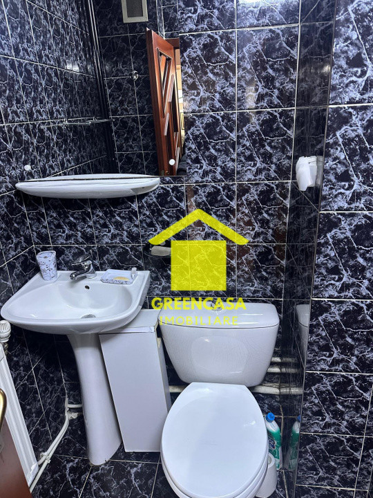 Apartament 4 camere, Central-Manastur