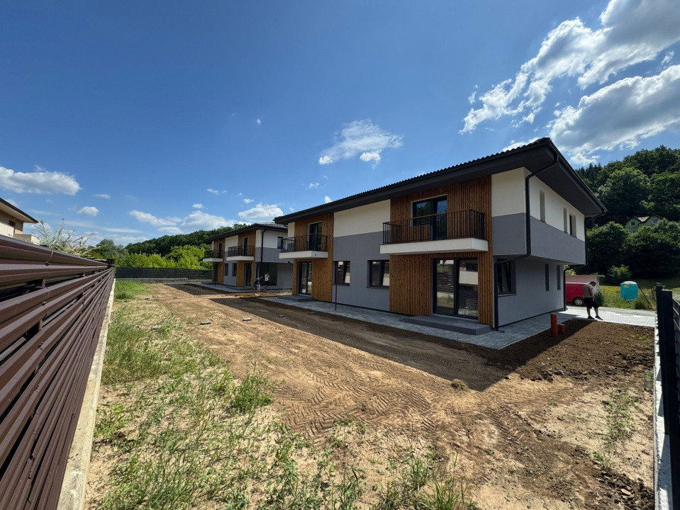 Duplex semifinisat la liziera padurii, 4 camere, 120mp, 240mp teren