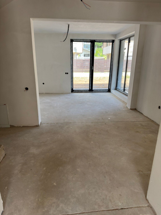 Duplex semifinisat la liziera padurii, 4 camere, 120mp, 240mp teren