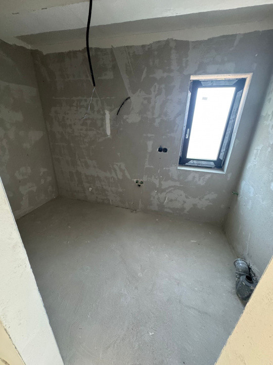 Duplex semifinisat la liziera padurii, 4 camere, 120mp, 240mp teren