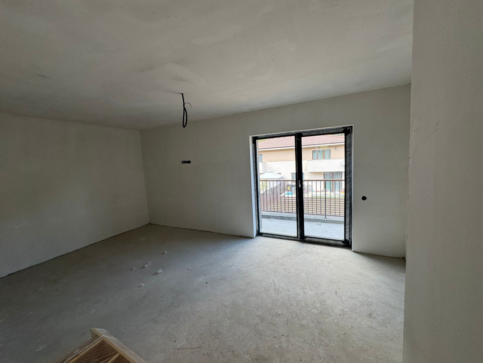 Duplex semifinisat la liziera padurii, 4 camere, 120mp, 240mp teren