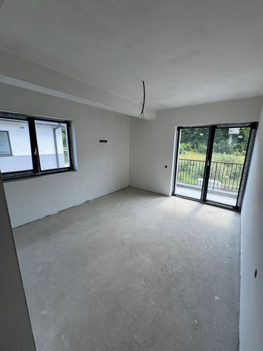 Duplex semifinisat la liziera padurii, 4 camere, 120mp, 240mp teren