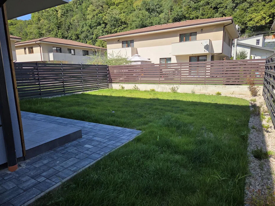 Duplex semifinisat la liziera padurii, 4 camere, 120mp, 240mp teren