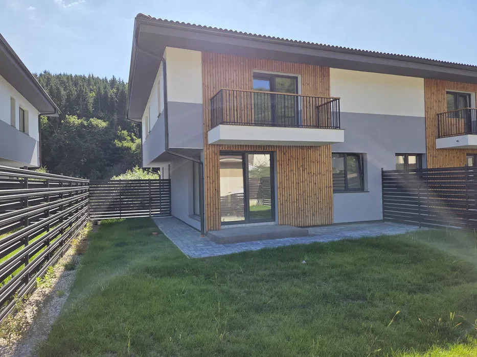 Duplex semifinisat la liziera padurii, 4 camere, 120mp, 240mp teren