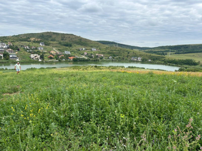 Teren 700 mp, front 17 m, Chinteni .