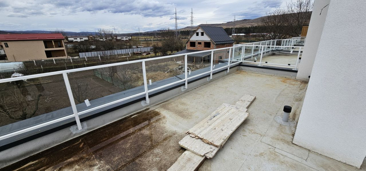 Casa finisata ,80mp, terasa de 40mp, curte de 30mp, Floresti