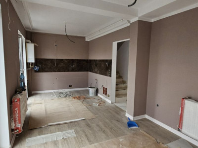 Casa finisata ,80mp, terasa de 40mp, curte de 30mp, Floresti