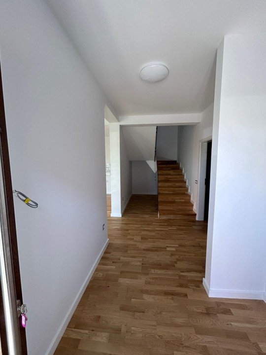 Casa tip duplex, 120 mp, zona  Terra, + gradina de 70 mp.
