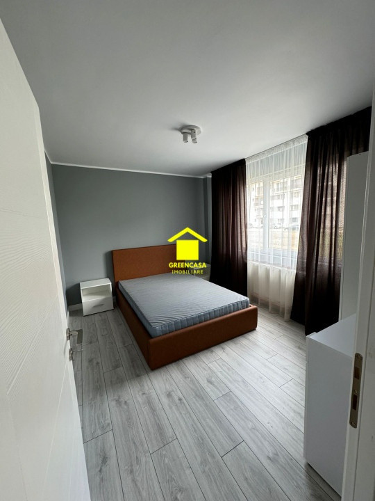Apartament de vanzare, 3 camere, parcare, zona Tineretului