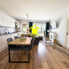 Apartament 3 camere, 2 bai, 70mp, balcon, parcare subterana, zona Teilor