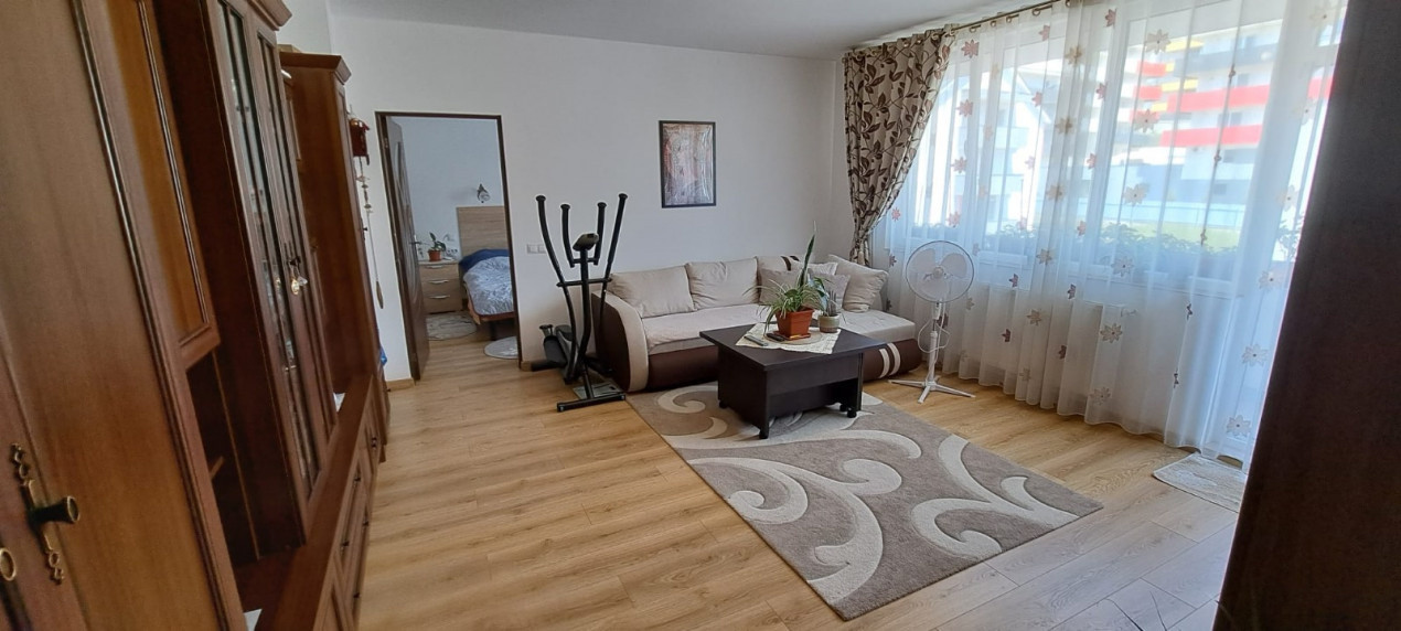Apartament de vanzare, 55mp, terasa de 8mp, parcare, zona Regal