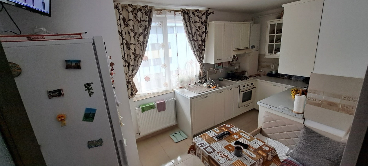 Apartament de vanzare, 55mp, terasa de 8mp, parcare, zona Regal