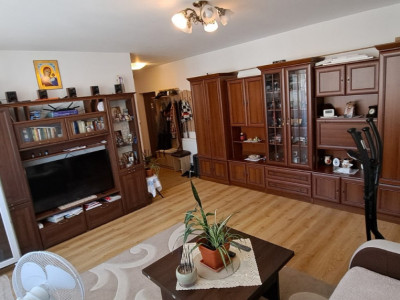 Apartament de vanzare, 55mp, terasa de 8mp, parcare, zona Regal