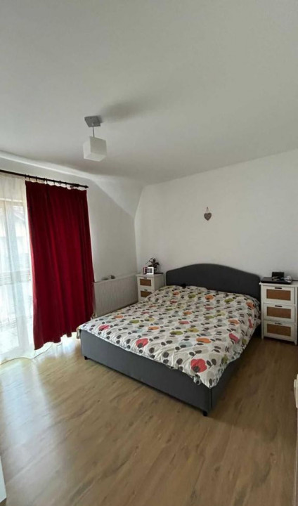 Apartament 3 camere,90 mp,2 balcoane,curte comună,zona Câmpului