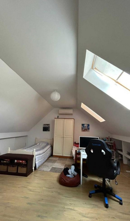 Apartament 3 camere,90 mp,2 balcoane,curte comună,zona Câmpului