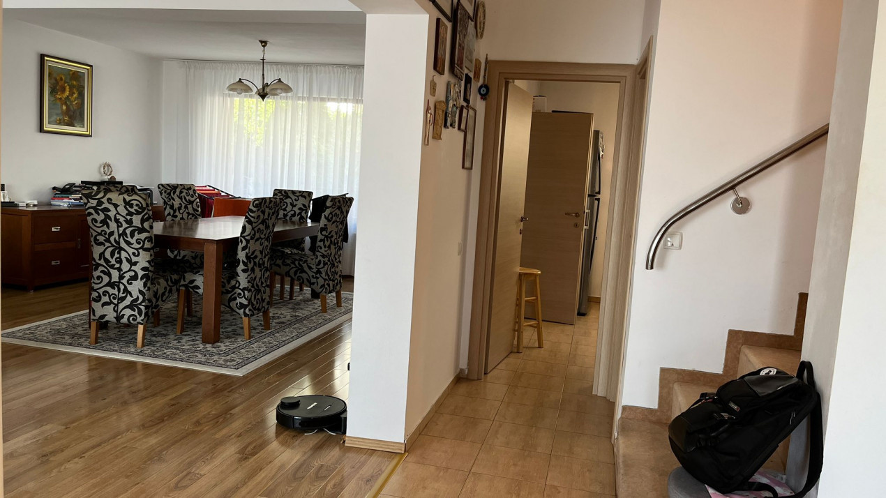 Casă Insiruita spațioasă într-o zonă cu priveliște deosebită