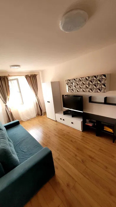 Apartament 2 camere,43mp,balcon 7nmp,parcare ,zona Parc Poligon