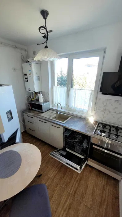 Apartament 2 camere,43mp,balcon 7nmp,parcare ,zona Parc Poligon