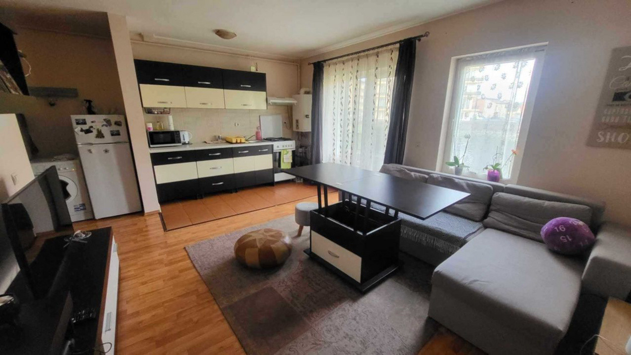 Apartament 3 camere , 54 mp , Florilor