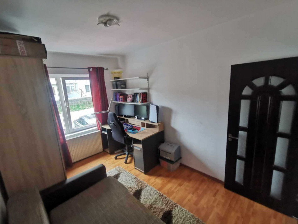 Apartament 3 camere , 54 mp , Florilor